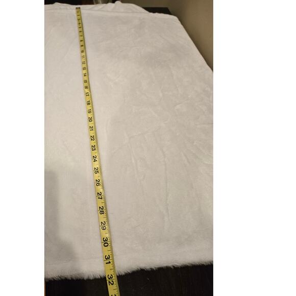 Hot Topic Sanrio Hello Kitty Hooded White Blanket - Picture 7 of 7